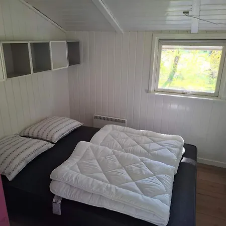 4 Person In *