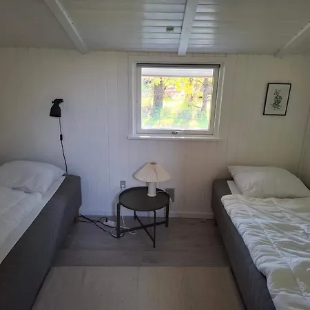 4 Person In